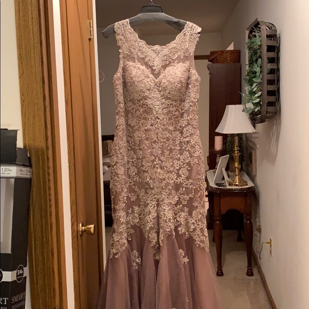 COPY - Dave and Johnny brand Taupe dress. Never w…